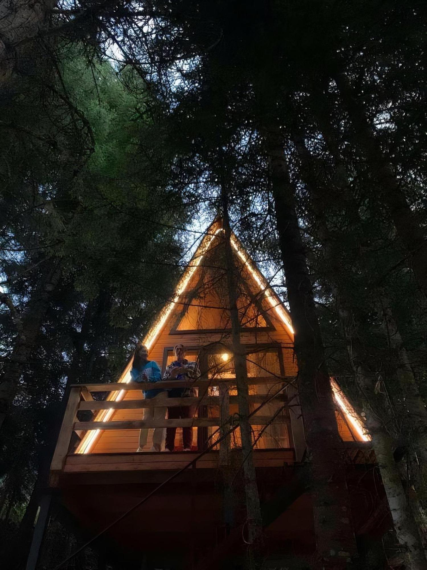 Bude Mestia Cottages מראה חיצוני תמונה